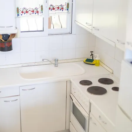 Angie By The Sea * Szkála Fúrkasz